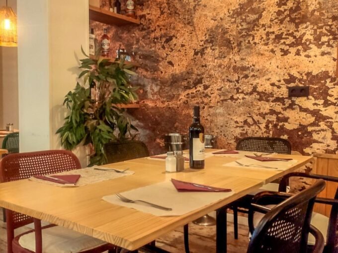 SE TRASPASA RESTAURANTE EN FUENGIROLA